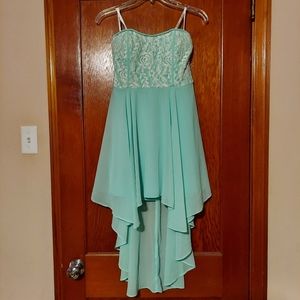 Marineblu high low dress, M (6-8), light blue-teal with white lace over bodice